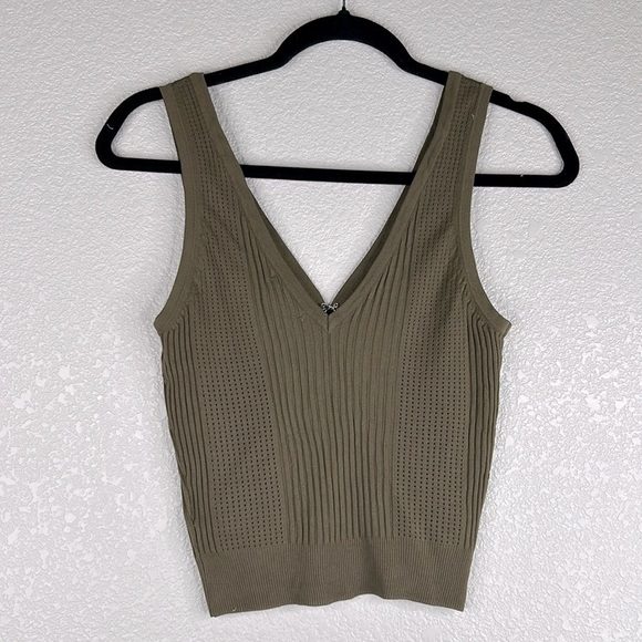 H&M Olive Green 90's Y2K V-Neck Ribbed Summer Tank Top Size Small - Picture 3 of 6